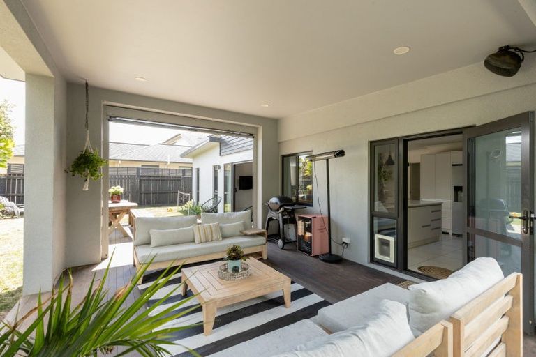 Photo of property in 35 Rota Close, Papamoa Beach, Papamoa, 3118
