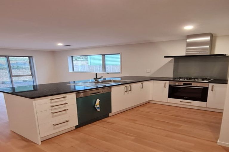 Photo of property in 141 Amesbury Drive, Churton Park, Wellington, 6037