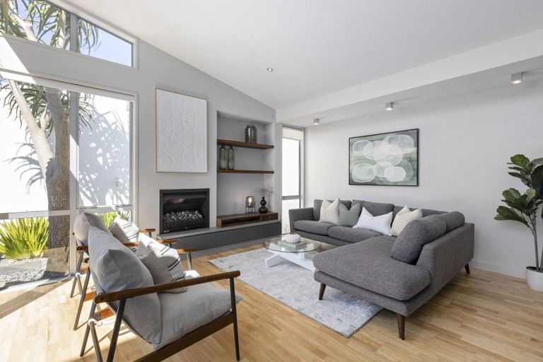 Photo of property in 10 Boardwalk Lane, Seatoun, Wellington, 6022