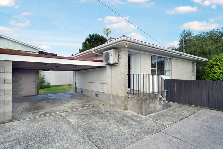Photo of property in 1/28 Taipari Road, Te Atatu Peninsula, Auckland, 0610