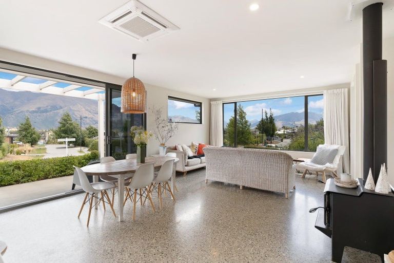 Photo of property in Kamahi Street, Wanaka, 9305