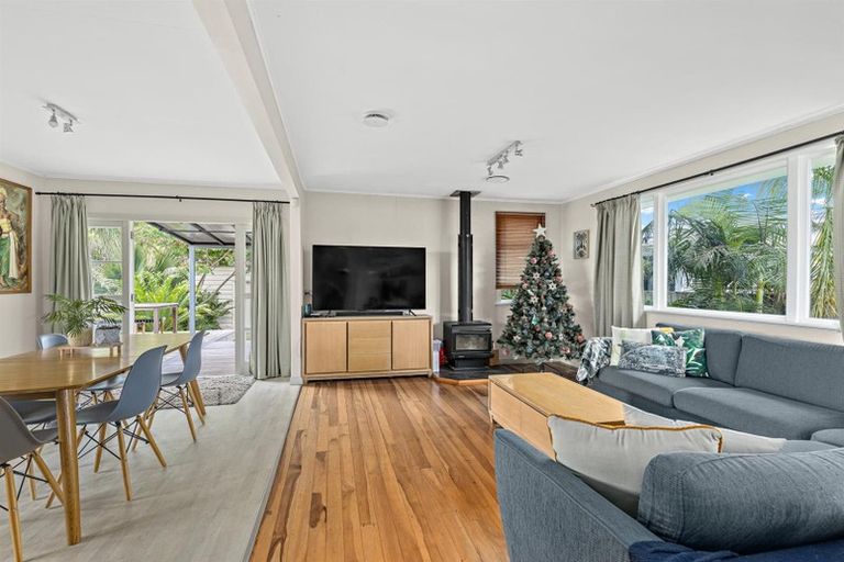 Photo of property in 9 Mary Keane Lane, Parakai, 0830