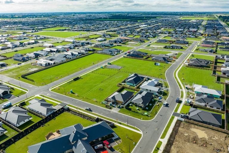 Photo of property in 19 Busby Way, Rolleston, 7614