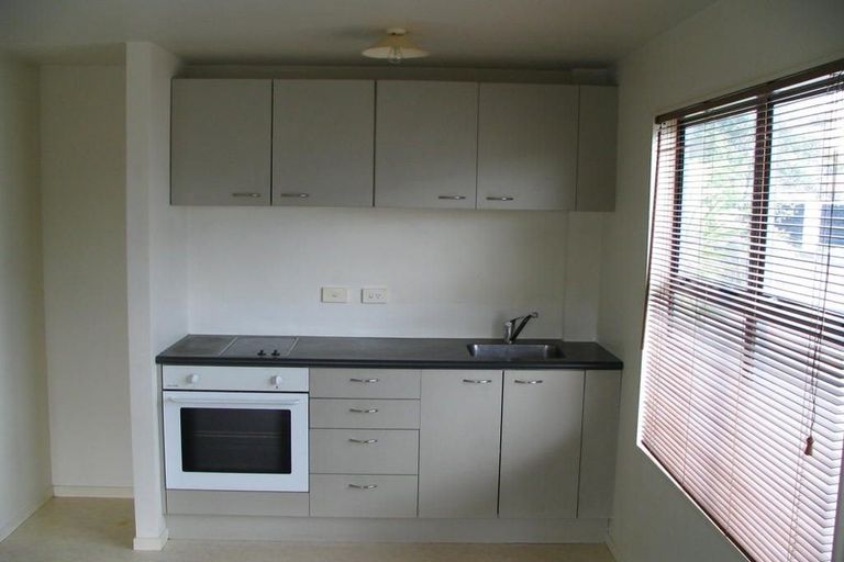 Photo of property in 2/83 Portage Road, New Lynn, Auckland, 0600