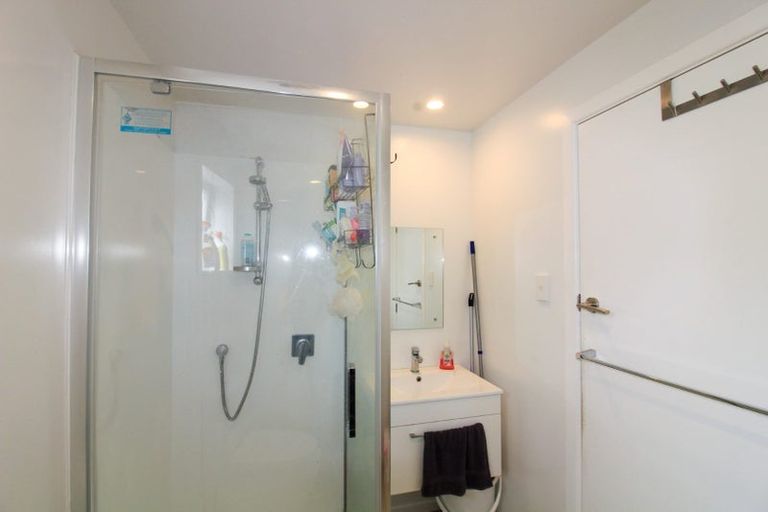 Photo of property in 18 Tamar Street, Island Bay, Wellington, 6023