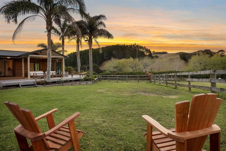 Photo of property in 883 Peak Road, Helensville, 0875