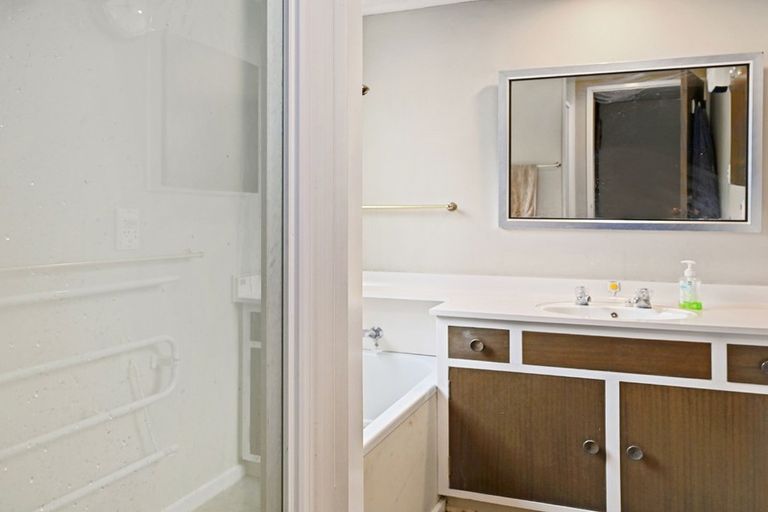 Photo of property in Peerswick Court, 43b Waimairi Road, Upper Riccarton, Christchurch, 8041