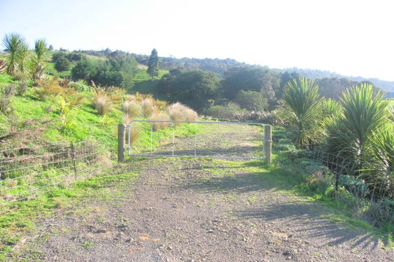 Photo of property in 13 Ohuka Place, Whitianga, 3510