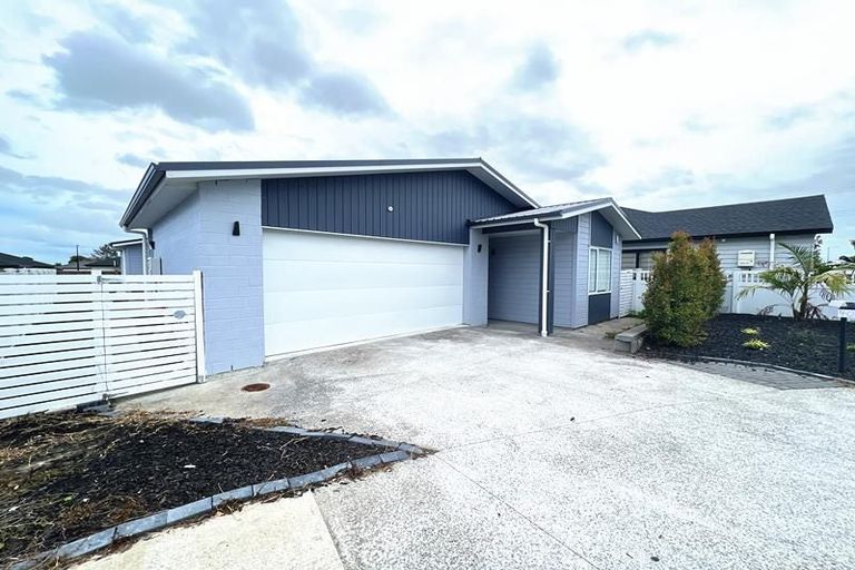 Photo of property in 40 Holcroft Street, Papakura, 2110