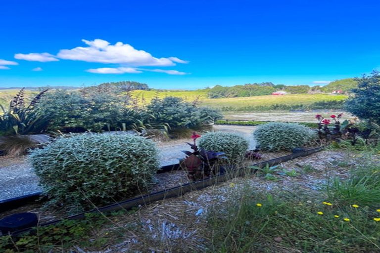Photo of property in 33 Peach Lane, Kaiwaka, 0573