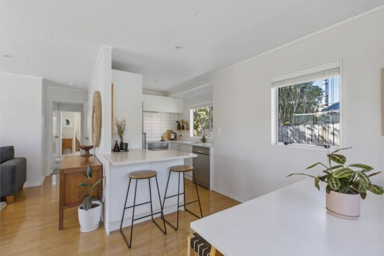 Photo of property in 42a Rautawhiri Road, Helensville, 0800