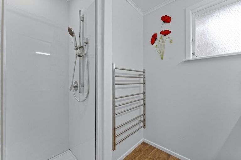 Photo of property in 34 Blakeborough Drive, Forrest Hill, Auckland, 0620