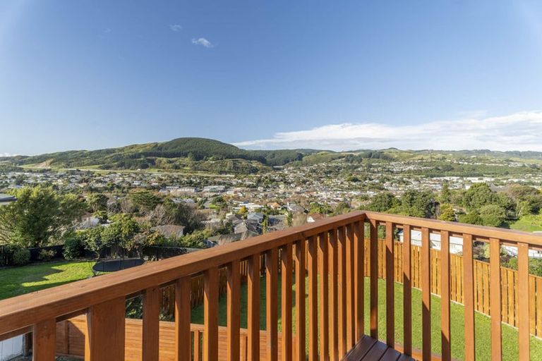 Photo of property in 11 Katarina Grove, Tawa, Wellington, 5028