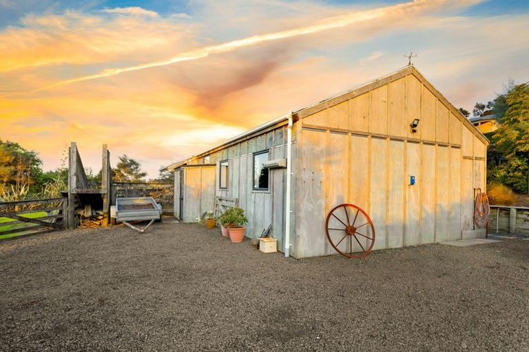 Photo of property in 254 Rimmer Road, Helensville, 0875