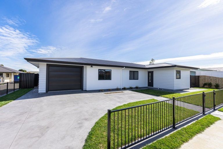Photo of property in 6 Cambridge Street, Gonville, Whanganui, 4501