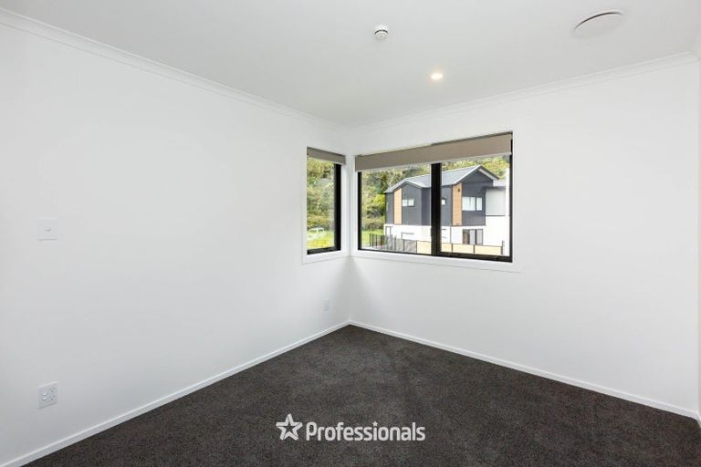 Photo of property in 3 Joseph Bolton Crescent, Trentham, Upper Hutt, 5018