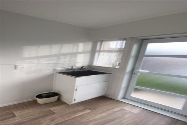 Photo of property in 2/79 Rimu Street, New Lynn, Auckland, 0600