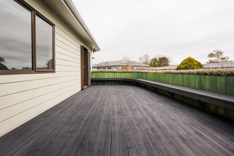 Photo of property in 26 Peppertree Glade, Kelvin Grove, Palmerston North, 4414