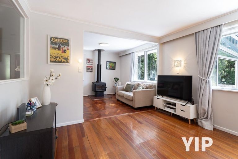 Photo of property in 74 Newlands Road, Newlands, Wellington, 6037