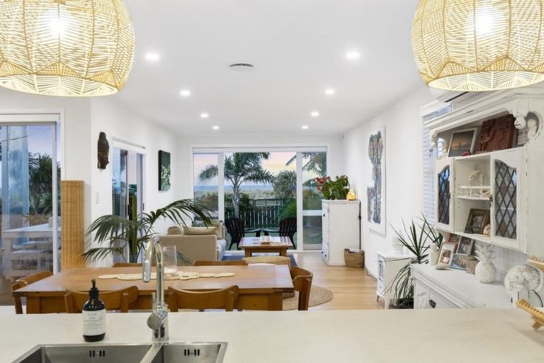 Photo of property in 1021b Papamoa Beach Road, Papamoa Beach, Papamoa, 3118