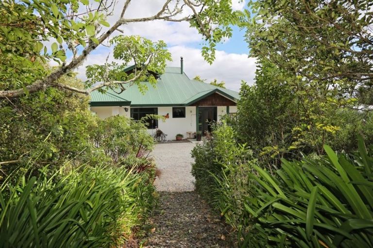 Photo of property in 400 Porangahau Road, Waipukurau, 4282