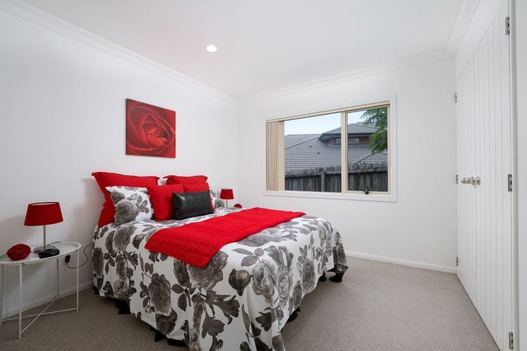 Photo of property in 24 Sapperton Drive, Henderson, Auckland, 0612