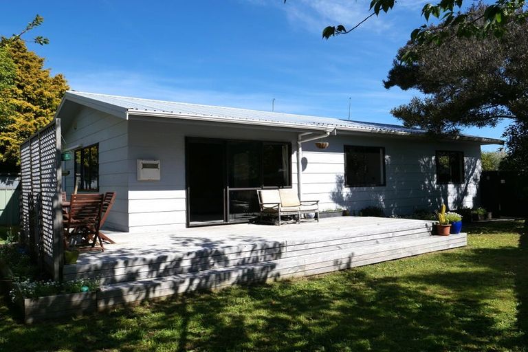 Photo of property in 6 Rodney Grove, Paraparaumu, 5032