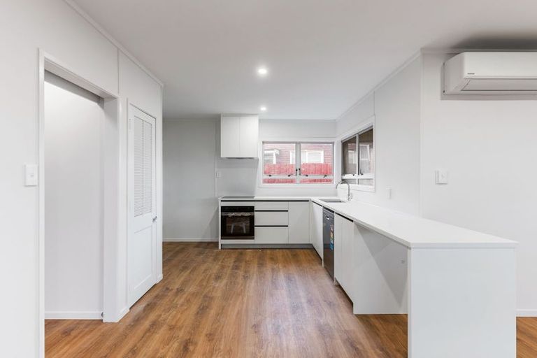 Photo of property in 32 Idlewild Avenue, Mangere, Auckland, 2022