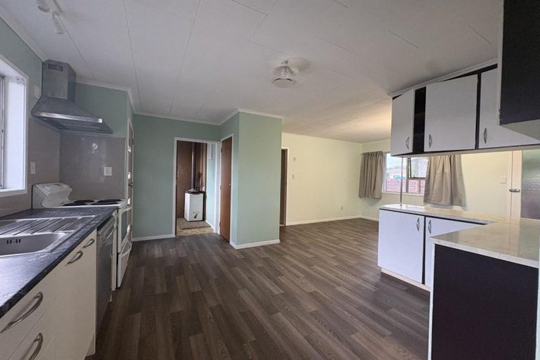 Photo of property in 27 Wairoa Place, Tokoroa, 3420