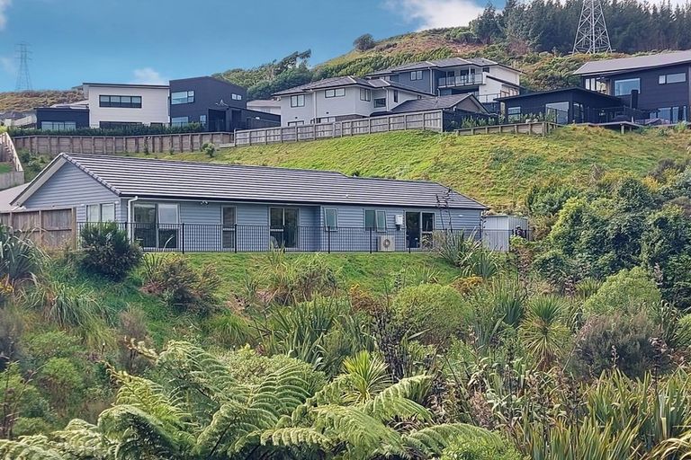 Photo of property in 175 Navigation Drive, Whitby, Porirua, 5024