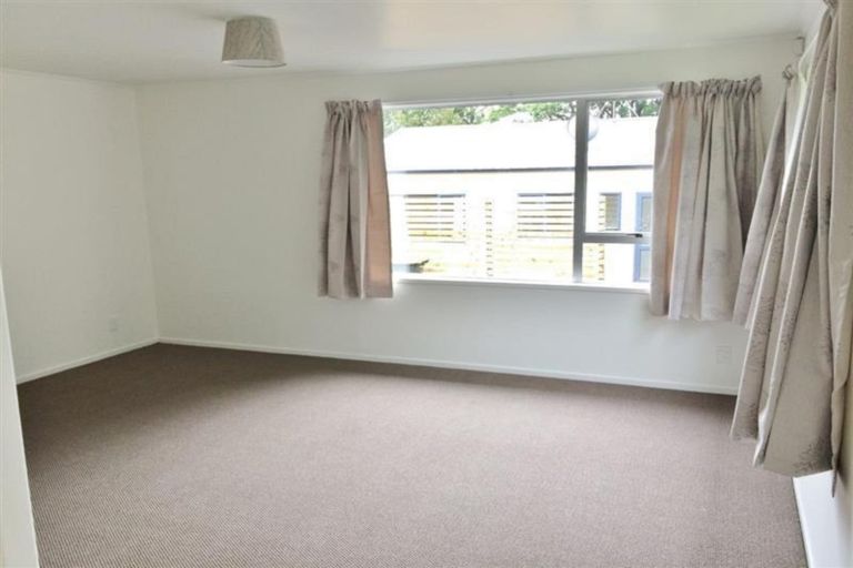Photo of property in 344 Roscommon Road, Clendon Park, Auckland, 2103