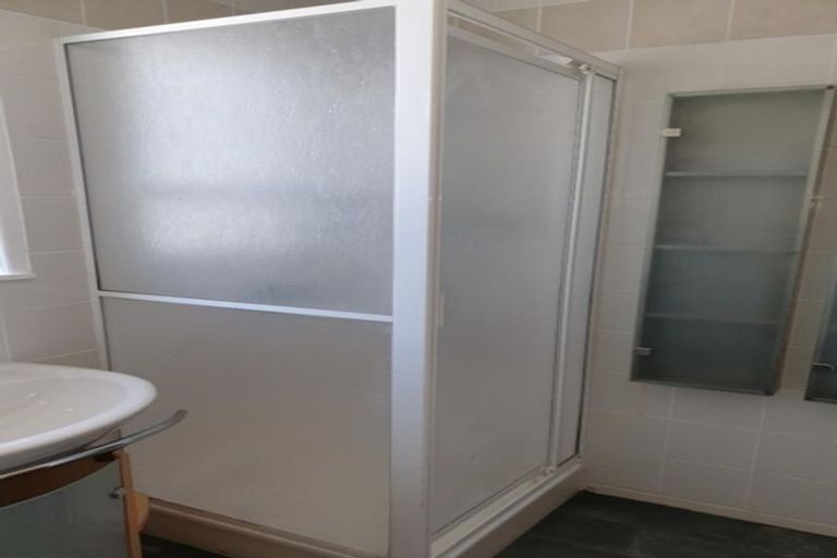 Photo of property in 4 Mountbatten Place, Papakura, 2110