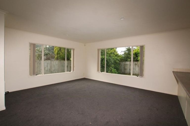 Photo of property in 43 Kinleith Way, Albany, Auckland, 0632