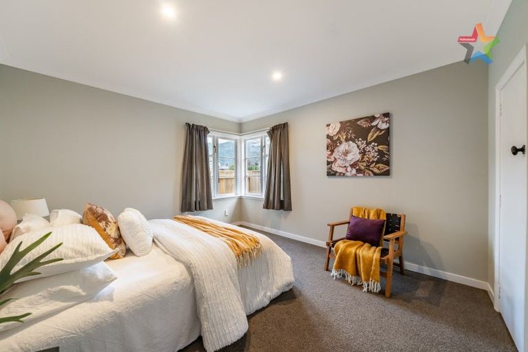 Photo of property in 24a Wainuiomata Road, Wainuiomata, Lower Hutt, 5014