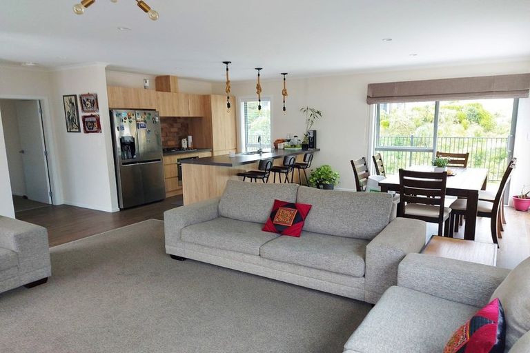 Photo of property in 175 Navigation Drive, Whitby, Porirua, 5024