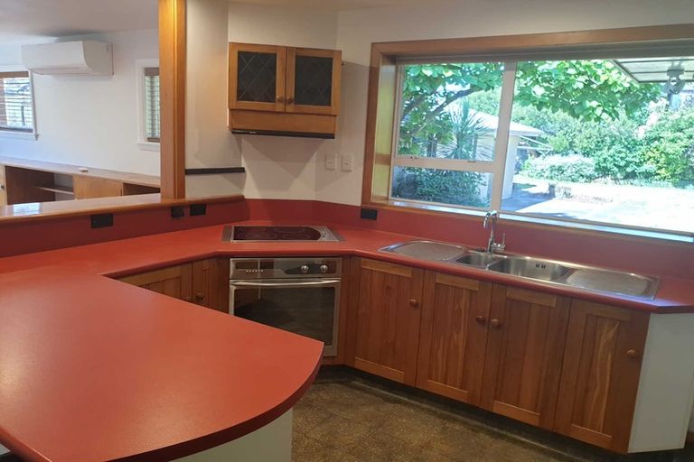 Photo of property in 6 Oakdale Street, Avonhead, Christchurch, 8042