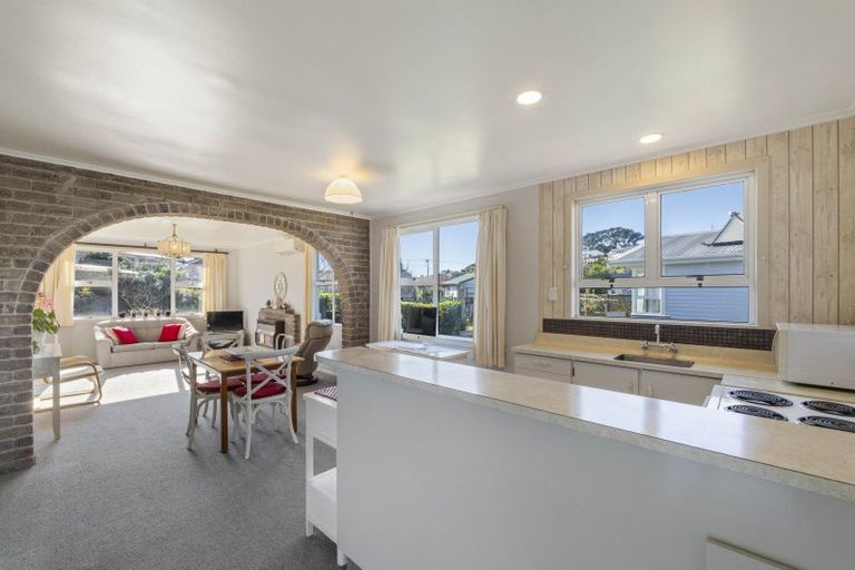 Photo of property in 8 Buckland Place, Spotswood, New Plymouth, 4310