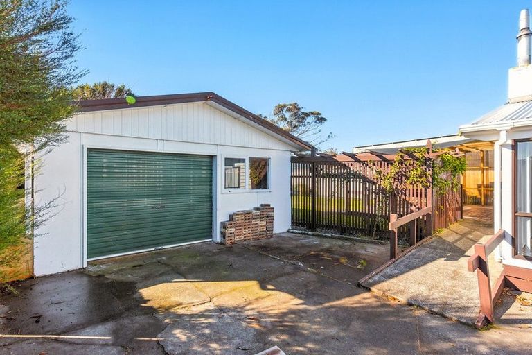 Photo of property in 49 Toru Road, Paraparaumu Beach, Paraparaumu, 5032