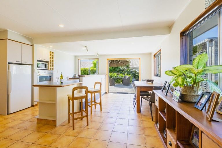 Photo of property in 15 Spriggs Crescent, Greenmeadows, Napier, 4112