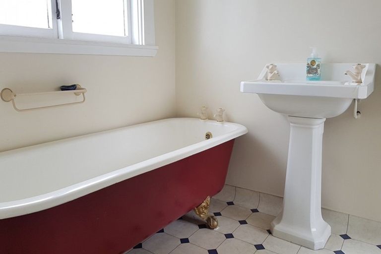 Photo of property in 70 Sale Street, Hokitika, 7810