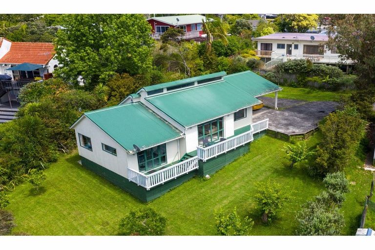 Photo of property in 129a Colwill Road, Massey, Auckland, 0614