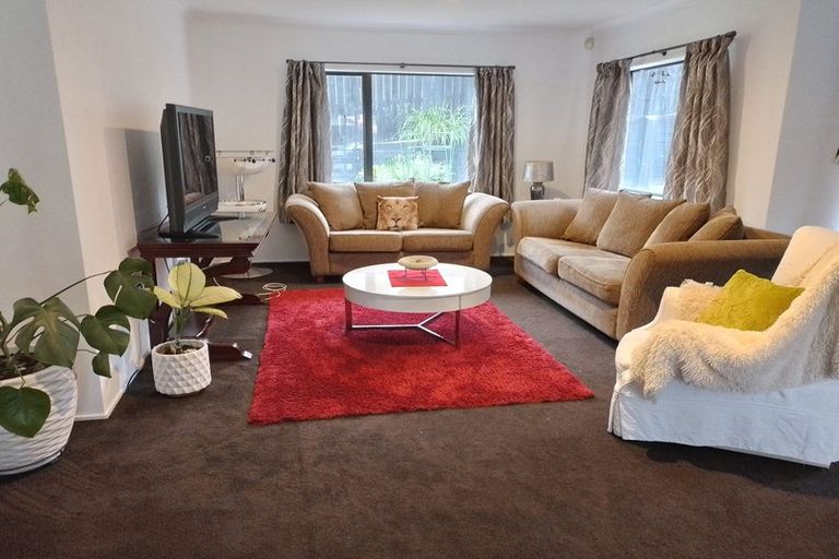 Photo of property in 16 Helen Ryburn Place, Torbay, Auckland, 0630