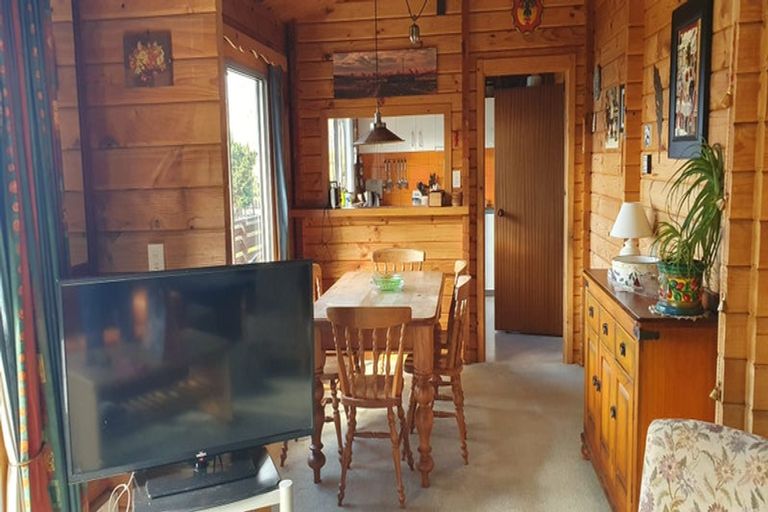 Photo of property in 24 Greenstone Place, Fernhill, Queenstown, 9300