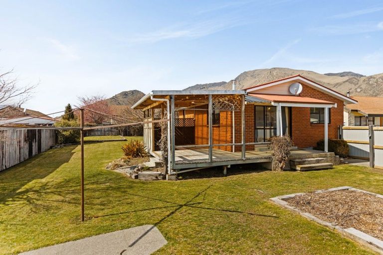 Photo of property in 17 Benmore Place, Omarama, 9412