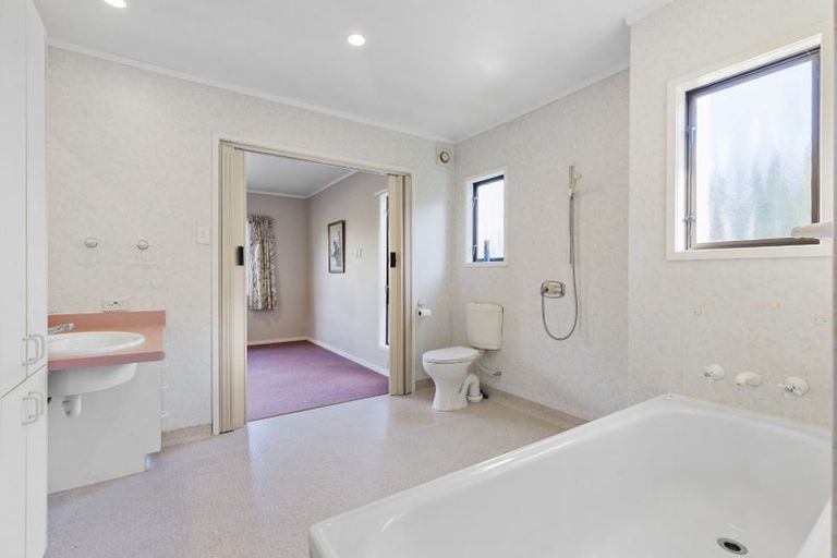 Photo of property in 106 Atawhai Road, Fitzherbert, Palmerston North, 4410