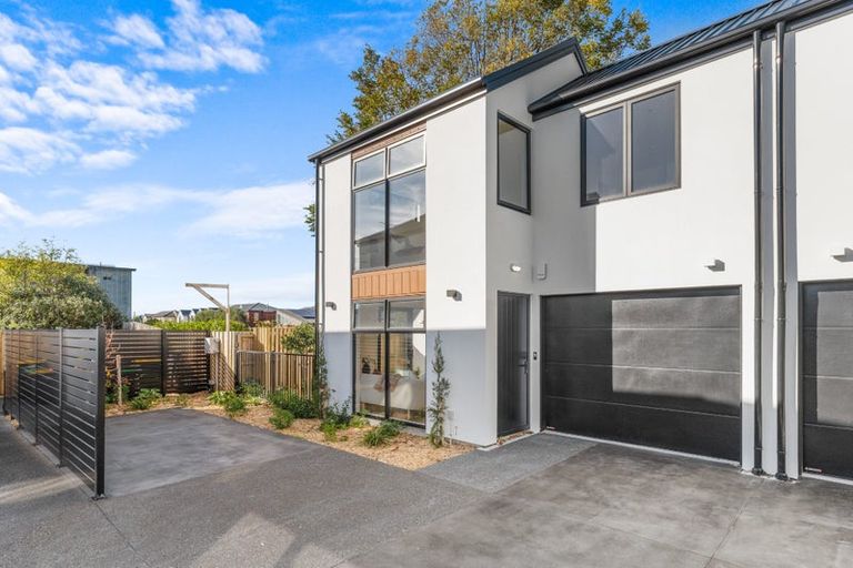Photo of property in 10/130 Holly Road, St Albans, Christchurch, 8014