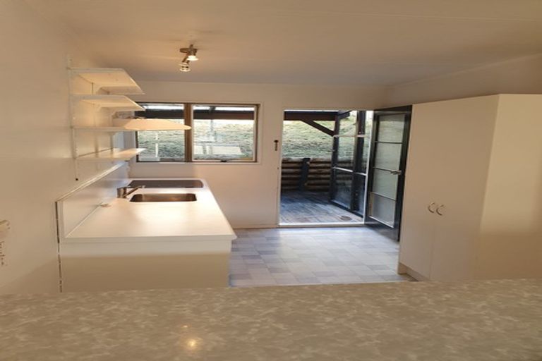 Photo of property in 6 Makatote Grove, Churton Park, Wellington, 6037