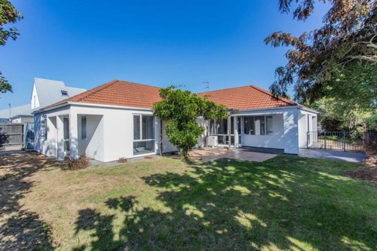 Photo of property in 24 Millcroft Place, Parklands, Christchurch, 8083
