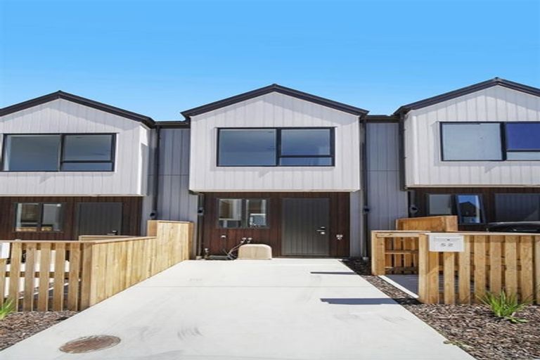 Photo of property in 52 Waipuhinui Way, Wiri, Auckland, 2104