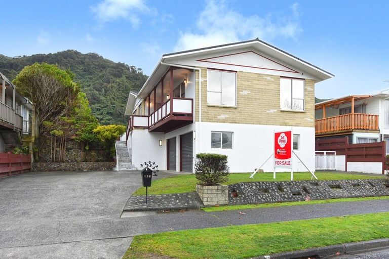 Photo of property in 176 California Drive, Totara Park, Upper Hutt, 5018